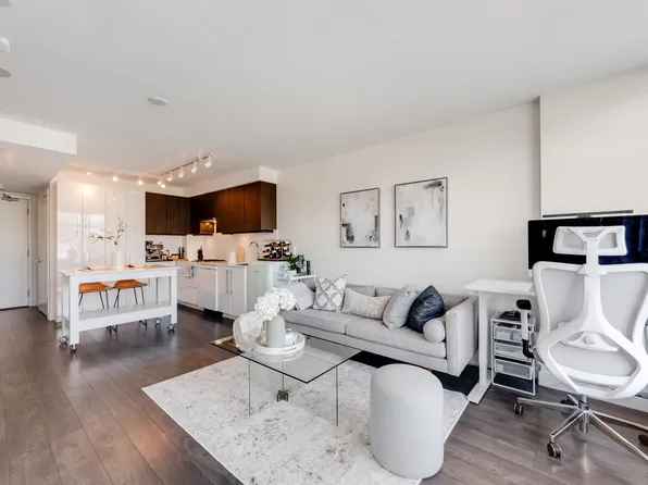 188 Agnes St #607, New Westminster, BC V3L 0H6