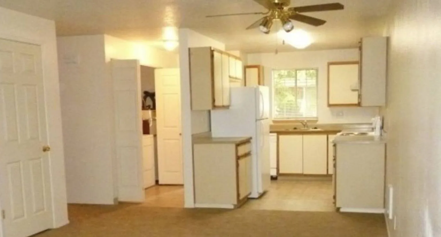 Pointe West Apartments — Photo 4