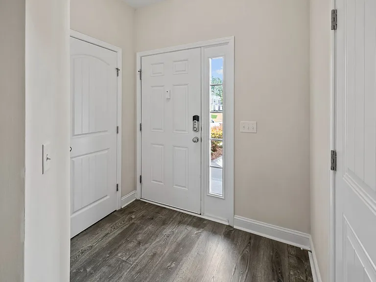 147 Ainsdale Dr — Photo 37
