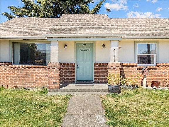3rd image of 831 E 52nd Street