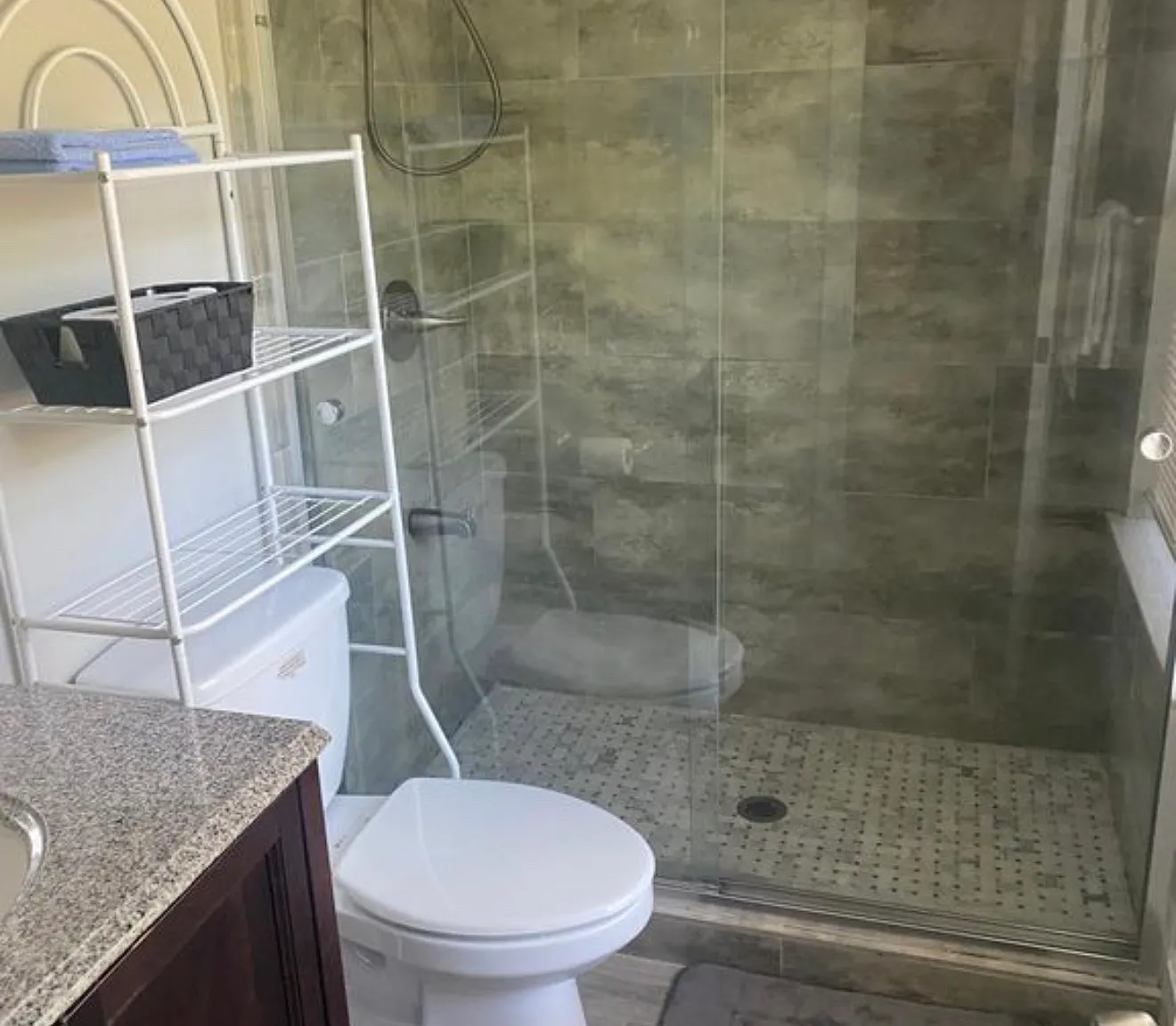 3 bed, 2.5 bath, 1260 sqft, $2,000 — Photo 2
