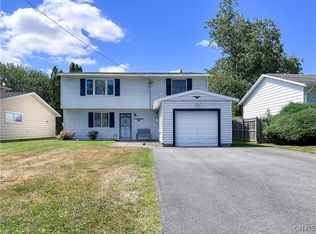6463 Wembridge Dr, East Syracuse, NY 13057