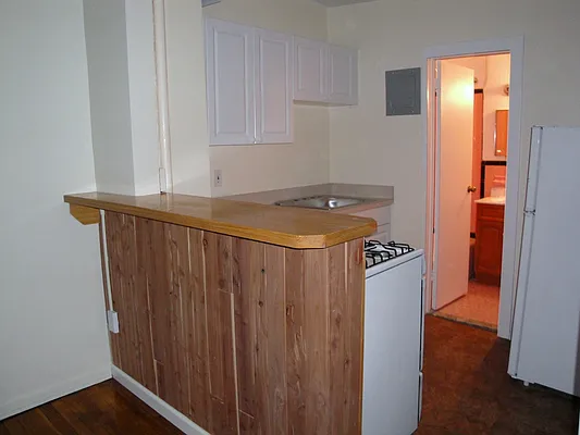 Rented by City Connections Realty | media 6