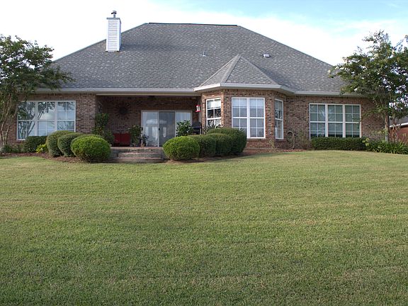3rd image of 15330 Overlook Dr