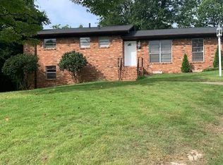 2200 Larkspur Dr, Birmingham, AL 35226