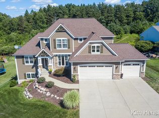 9840 Sunset Ridge Dr NE, Rockford, MI