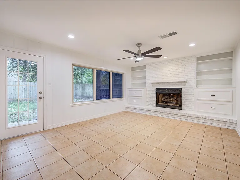 8439 Westview Dr — Photo 10