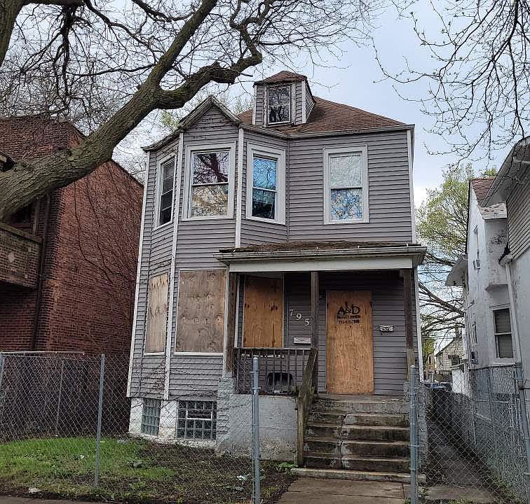 1st image of 7954 S Manistee Ave