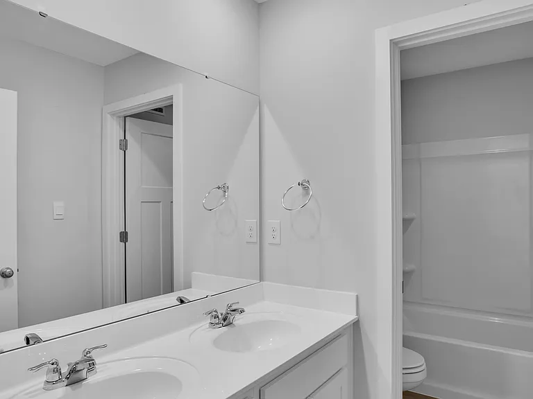 126 Scotland Ln — Photo 27