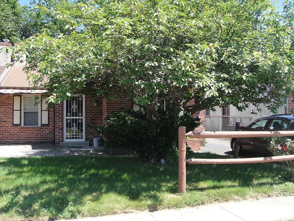 2nd image of 217 Corinthian Ave