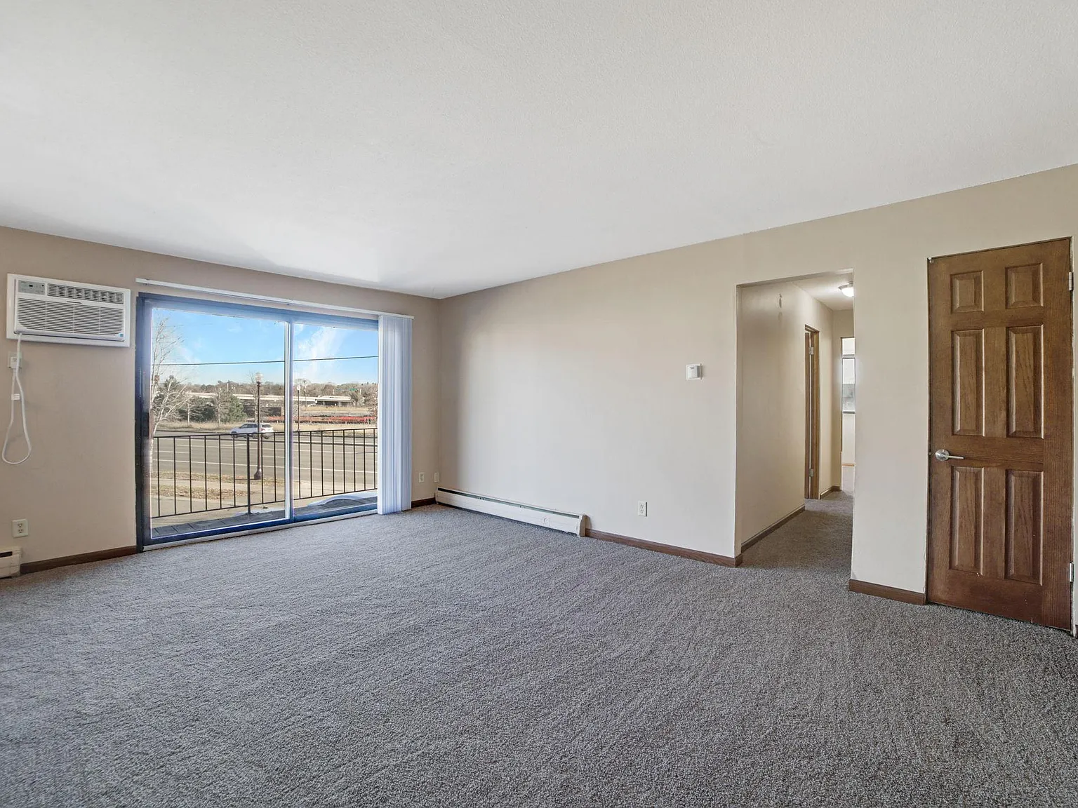 Town Terrace Apartments — Photo 4