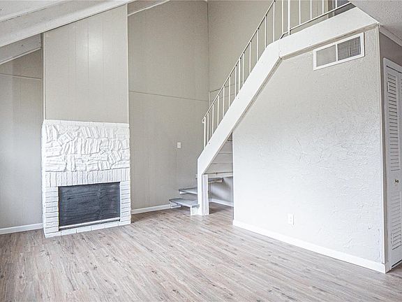 4th image of 973 Chesswood Dr