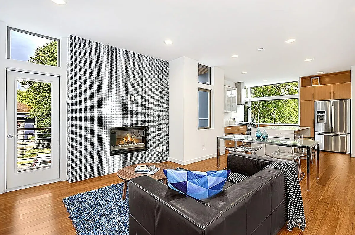 3 bed, 2.5 bath, 1760 sqft, $4,750 — Photo 2