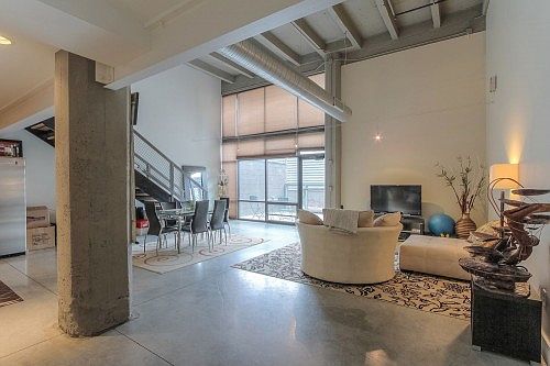 3rd image of 2120 Wyandotte St APT 4