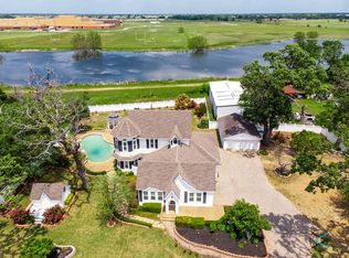 512 W Market St, Mabank, TX 75147