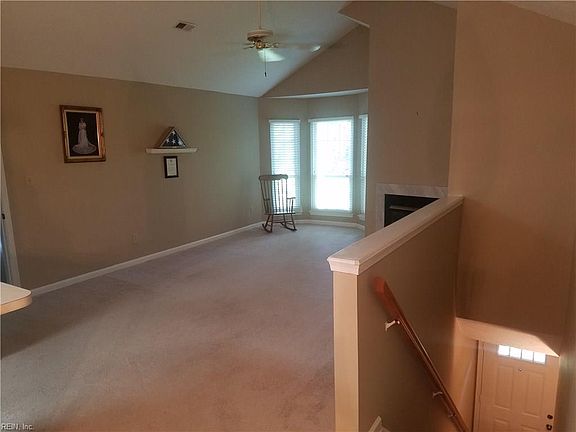 2nd image of 1045 Pebblewood Dr