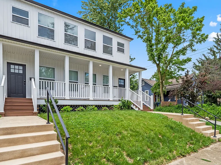 2589 Dayton Ave — Photo 4