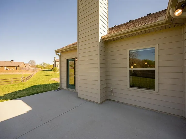 540 Brookside Ln — Photo 29