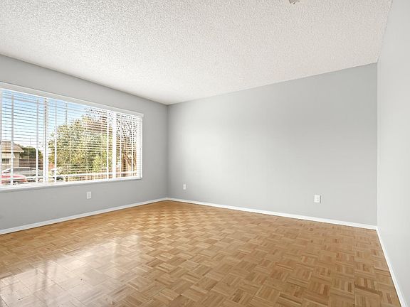 4th image of 611 Shannon Drive
