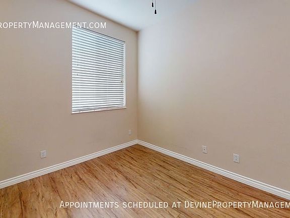3rd image of 916 Essex Rd