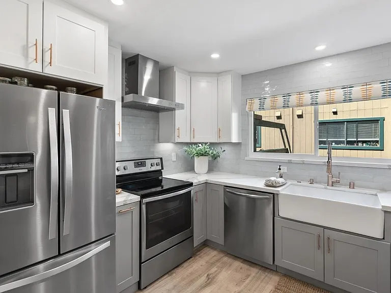 386 Union Ave — Photo 10