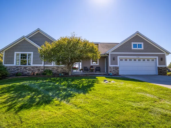 710 Cedar Pines Dr NE, Sparta, MI 49345
