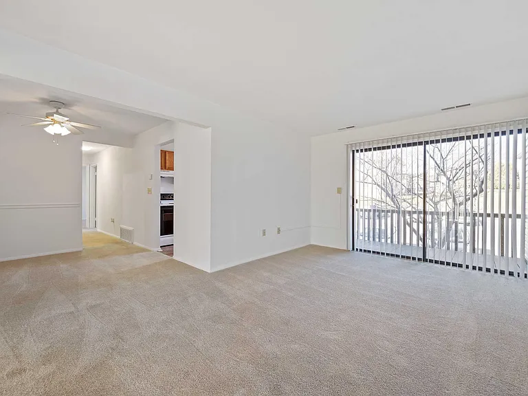 Foxridge Apartment Homes — Photo 123