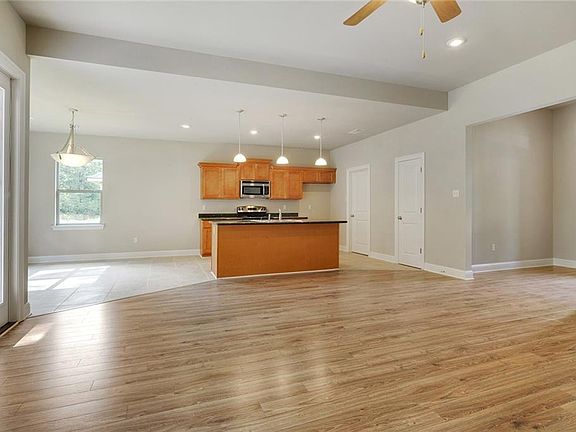 4th image of 27352 Deborah Dr