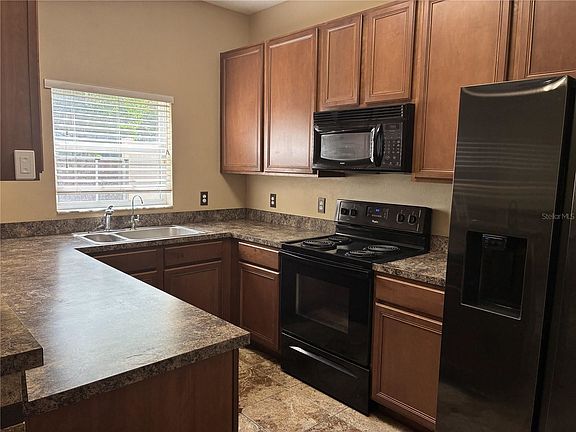 2nd image of 2850 Retreat View Cir
