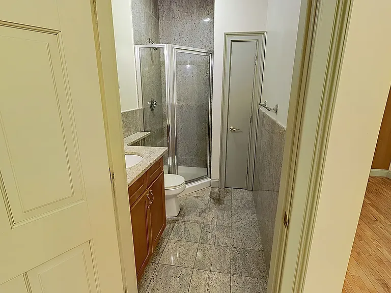 531 Newbury St — Photo 8