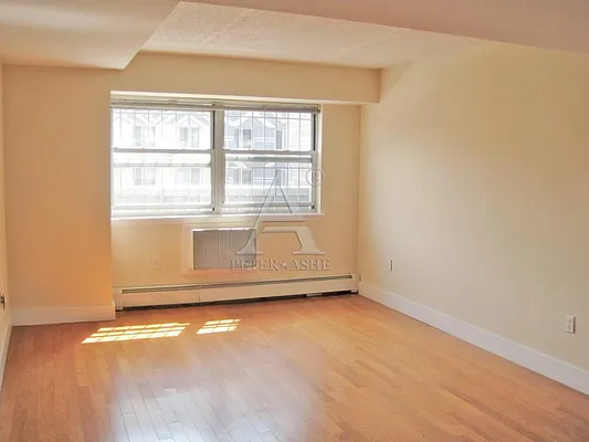 Rented by Peter Ashe | media 3