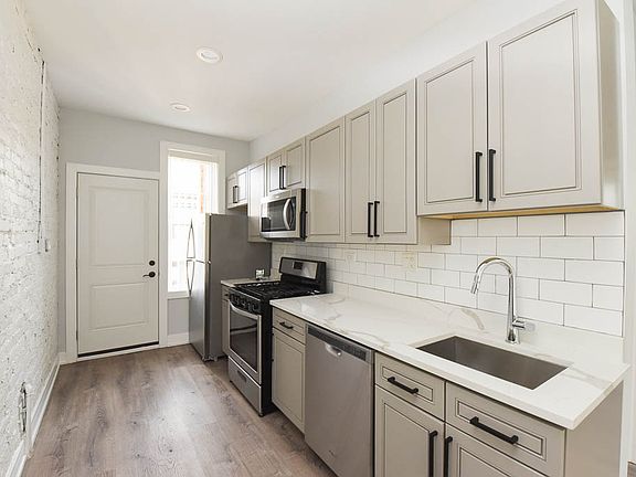 2nd image of 6954 N Wolcott Ave Unit 4