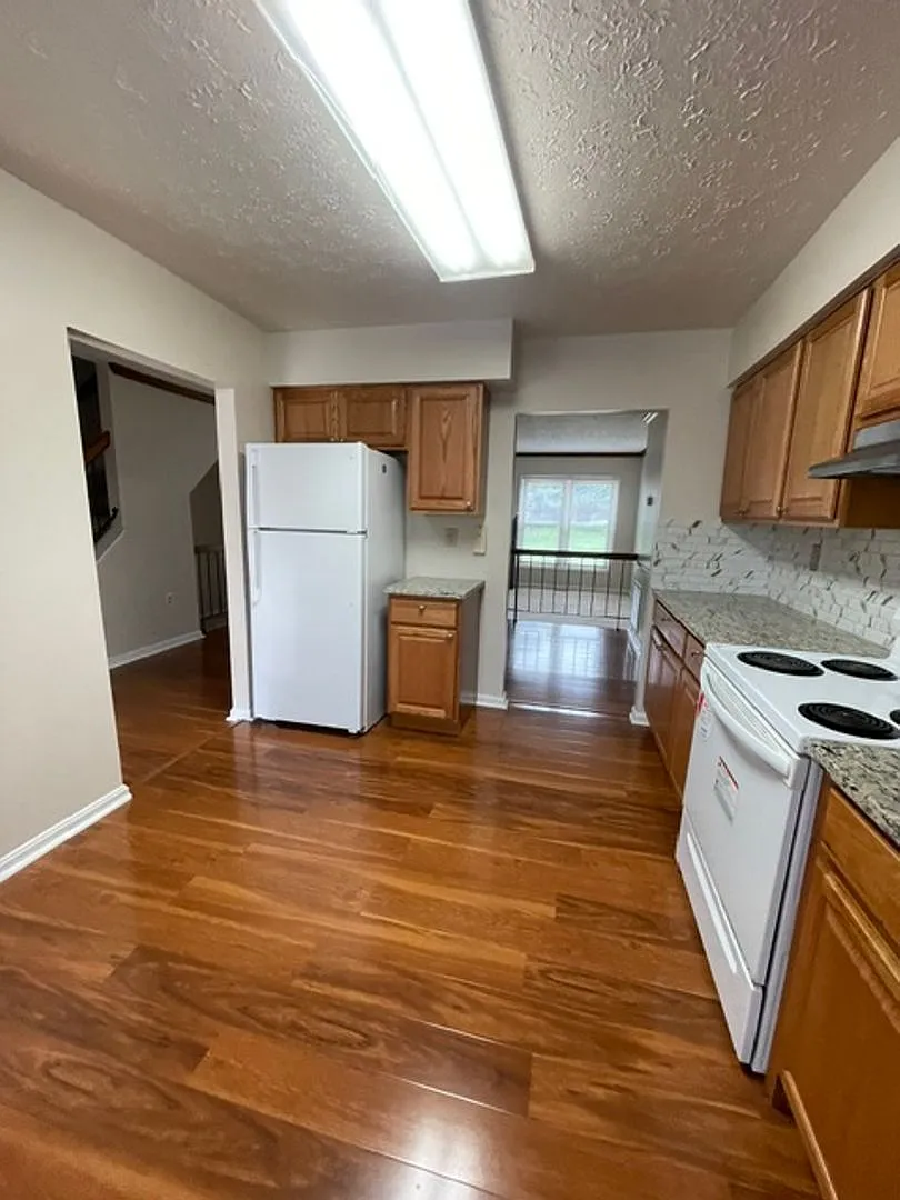 Spacious Th In Gaithersburg — Photo 4