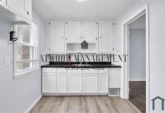 5th image of 14118 Evergreen Rd