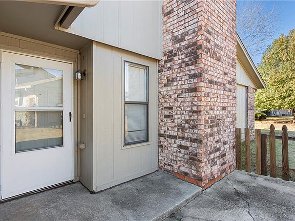 4th image of 353 SW 92nd St