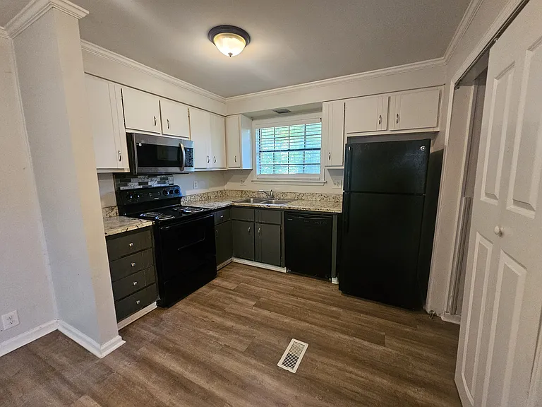 887 Westland Dr SW — Photo 6