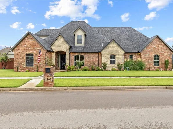 1300 Crimson Dr, Weatherford, OK 73096