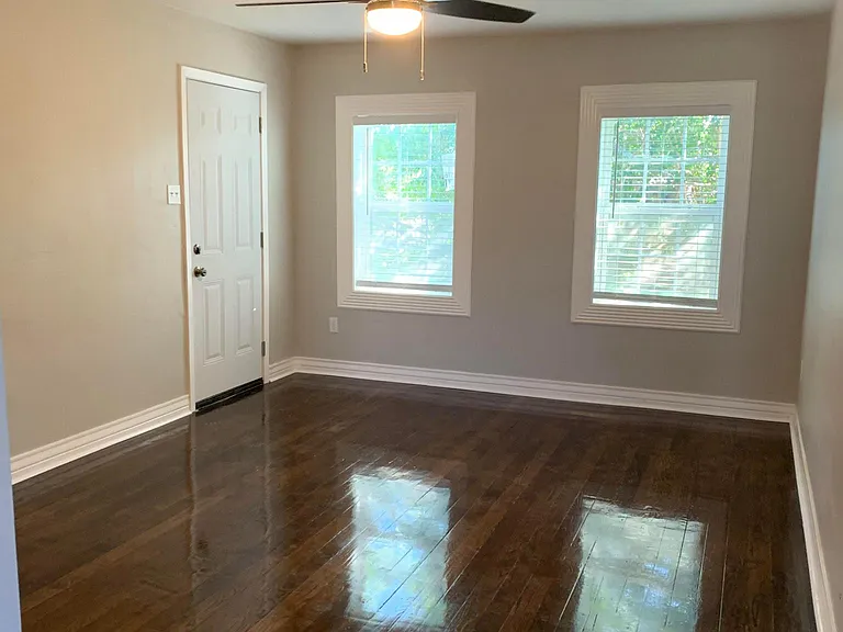 254 Oleander Ave — Photo 2