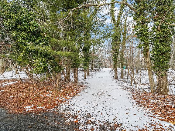 3rd image of 15 Beatrice Drive