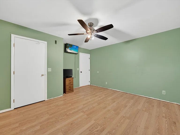 76 Maureen Dr — Photo 20