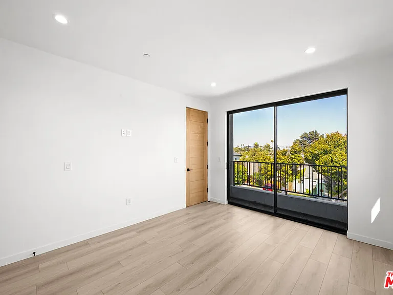2123 S Cloverdale Ave #1 — Photo 20