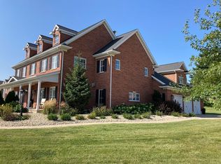 9964 Four Sisters Ct, Dubuque, IA 52003