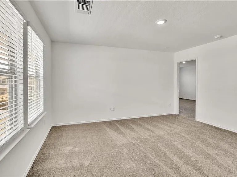 140 Banyon Dr — Photo 19