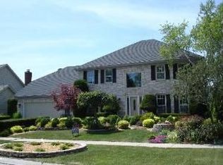 908 Leverenz Rd, Naperville, IL 60565