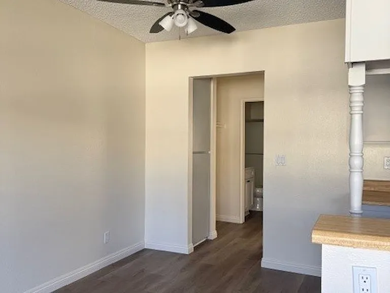 8541 Foothill Blvd., Sunland — Photo 20
