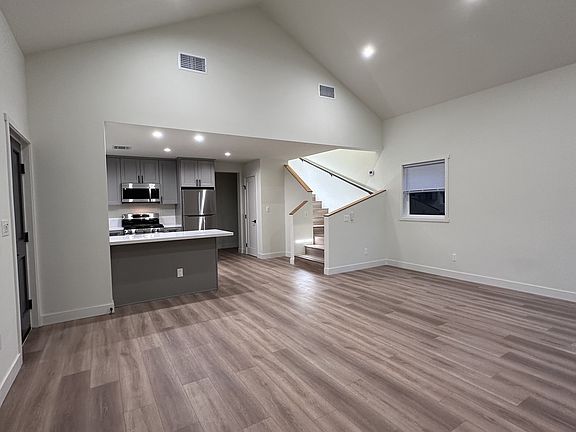 4th image of 1715 1/2 N Avenue 45 #1715-1/2