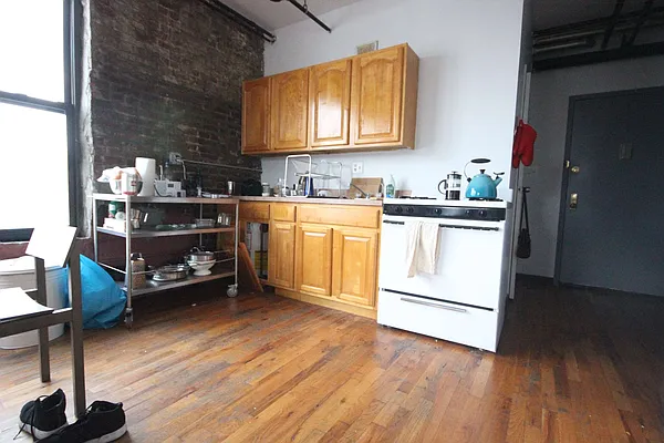 Rented by Nooklyn NYC LLC | media 39