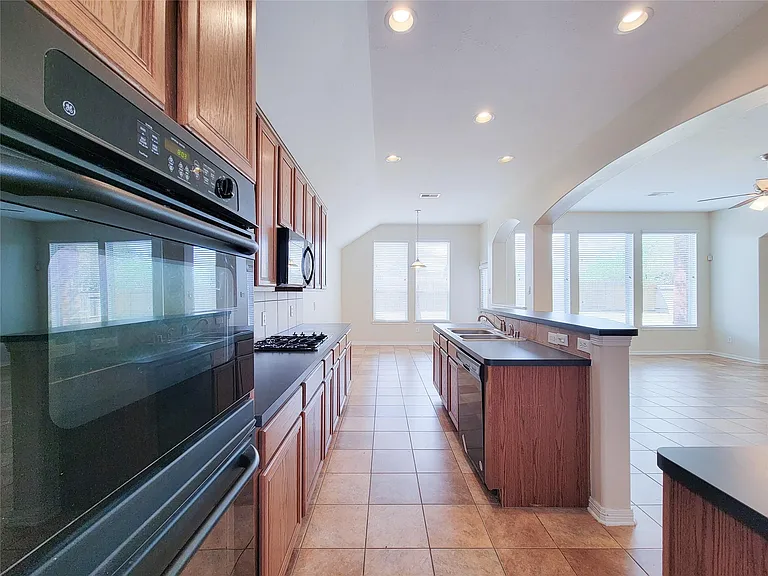25219 Piney Heights Ln — Photo 32