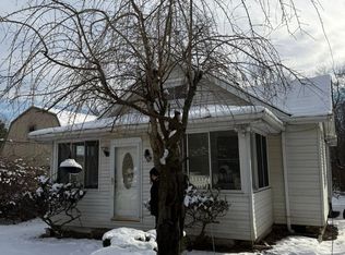 129 Old Nyack Tpke, Chestnut Ridge, NY 10977