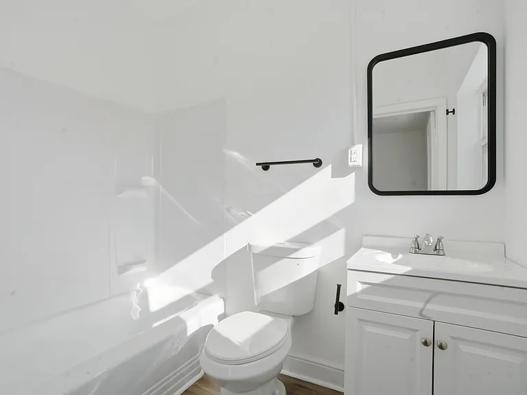 157 W Washington St — Photo 18